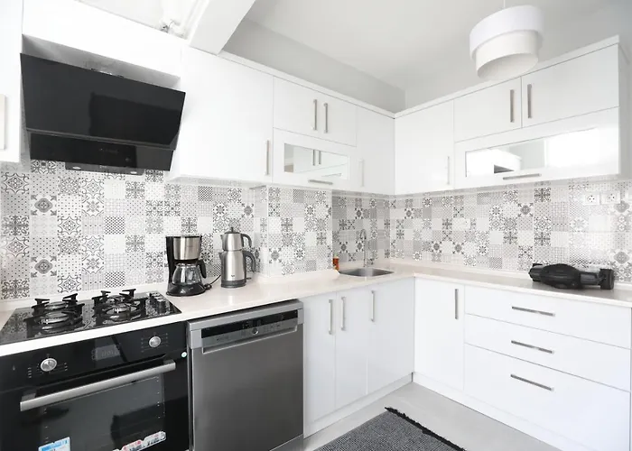 Appartement Merkezi Konumda Klimali Aile Dostu Istanboel
