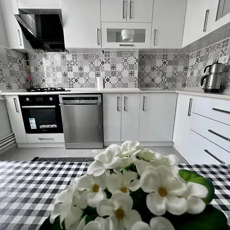Merkezi Konumda Klimali Aile Dostu Apartment Istanbul