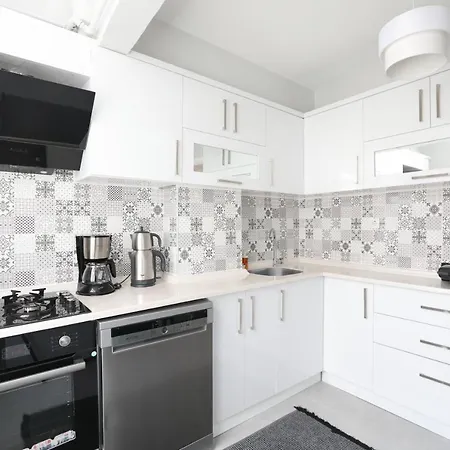 Apartment Merkezi Konumda Klimali Aile Dostu Istanbul