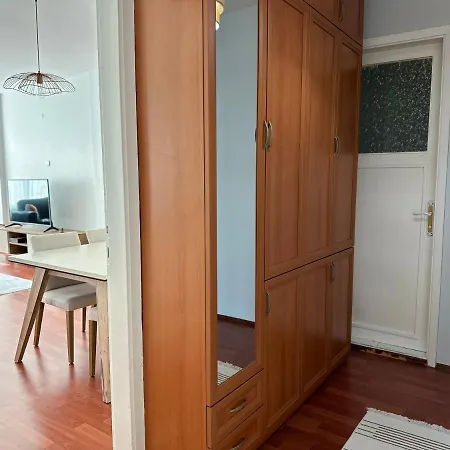 Merkezi Konumda Klimali Aile Dostu شقة